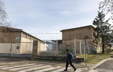 A: BLANCA ALDANONDO
F: 12/01/2023
P:  
L: TUDELA
T: ANTIGUAS INSTALACIONES DE LA COOPERATIVA DE LABRADORES (AN) EN LA AVENIDA DE TARAZONA