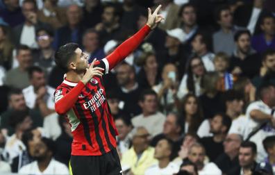 Álvaro Morata celebra el segundo tanto del Milan en el Santiago Bernabéu