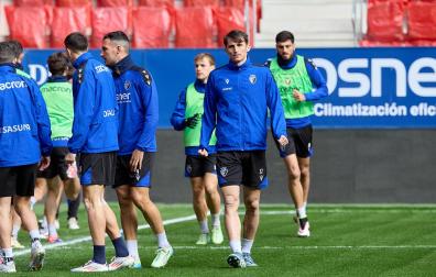 Sesión a puerta cerrada en El Sadar de los jugadores de Osasuna dos días antes de recibir al Villarreal /