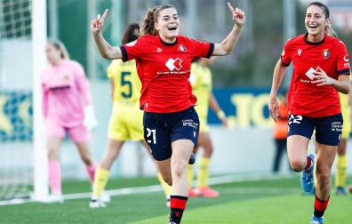 María Barquero celebra el segundo tanto rojillo en Villarreal /