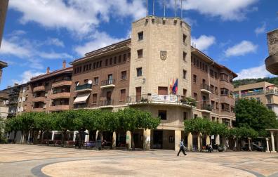 Casa consistorial de Huarte, uno de los 272 ayuntamientos navarros