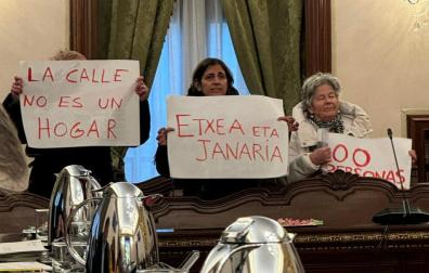 Interrupción del pleno del Ayuntamiento de Pamplona