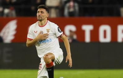 Jesús Navas se despide de la afición del estadio Ramón Sánchez-Pizjuán