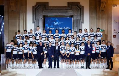 Presentación del equipo ciclista Movistar en el año 2025
