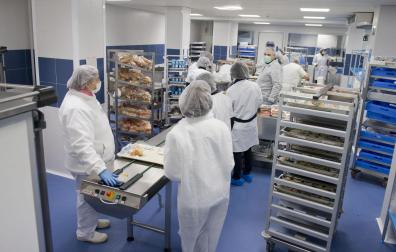 Personal de cocina del Hospital Universitario de Navarra