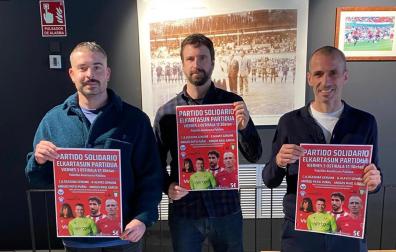 Gorka Goñi (Osasuna), Miguel Azcona (Sadar Bizirik) y Patxi Puñal, en la presentación del Partido Solidario