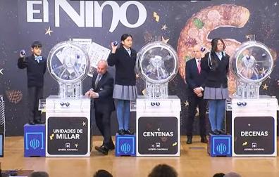 Un momento del sorteo de la Lotería del Niño este lunes, 6 de enero