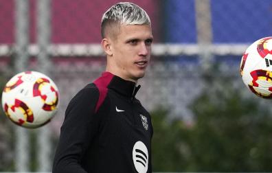 Dani Olmo, durante el entrenamiento en la Ciudad Deportiva Joan Gamper a inicios de año /