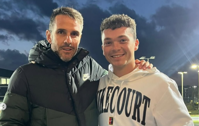 Iñaki Montes, a la derecha, con su entrenador, David Marrero