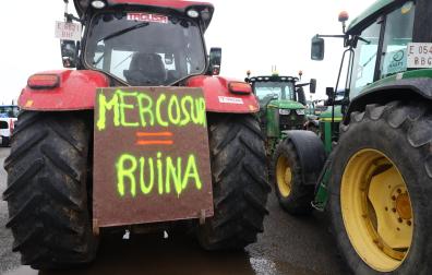 Fotos de la concentración de tractores en Tafalla.