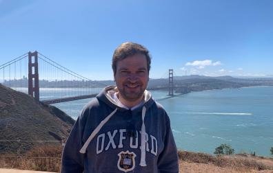 Jordi Alás Brun, con el Golden Gate de la bahía de San Francisco al fondo
