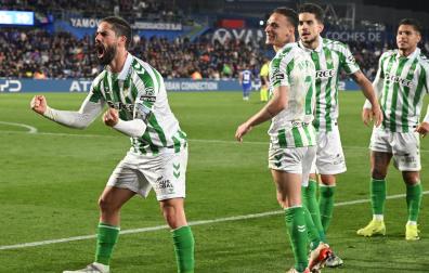 El centrocampista del Betis, Isco, celebra el segundo gol del equipo andaluz