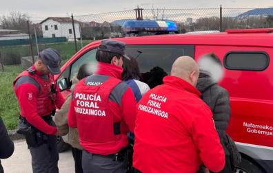 Momento de las detenciones en Orkoien