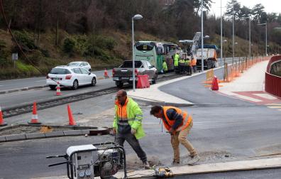 Fotos del asfaltado de las obras de la Cuesta de Beloso. /