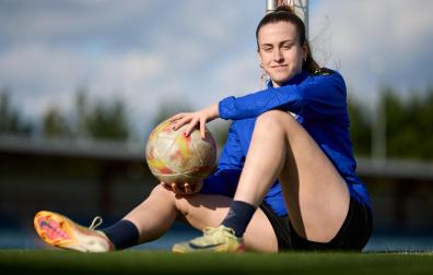 A: J.P. Urdíroz
F: 14-03-2025
P: Adriana Parada
L: Pamplona. Instalaciones del C.A. Osasuna en Tajonar.
T: Fútbol Femenino. Entrevista a Adriana Parada.
