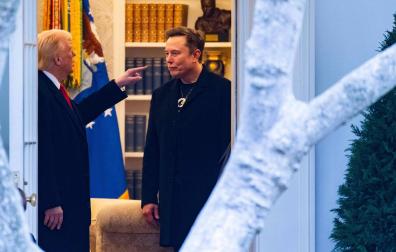 Donald Trump junto a Elon Musk