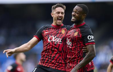 Cyle Larin celebra el primer gol del Mallorca