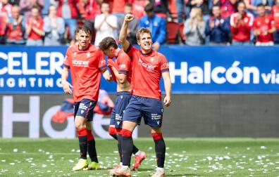 A: J.P. Urdíroz
F: 13-04-2025
P:
L: Pamplona. Estadio del Sadar.
T: Fútbol. Liga EA Sports. Partido Osasuna-Girona.