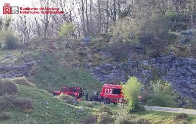 Efectivos de emergencias atienden al excursionista accidentado en Goizueta