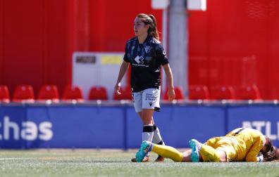 La jugadora de Osasuna Nora Sarriegi, en un momento del encuentro