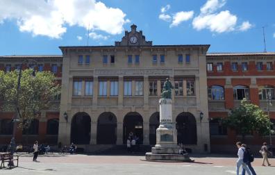 El reloj de las escuelas de San Francisco se ha parado a las 12.35 horas de este 29 de enero.