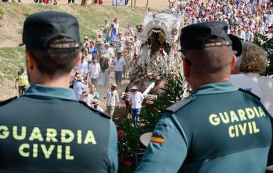 Efectivos de la Guardia Civil durante la presentación del despliegue provincial del Plan Rocío Seguro