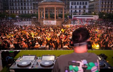 El ambiente en la Plaza del Castillo.