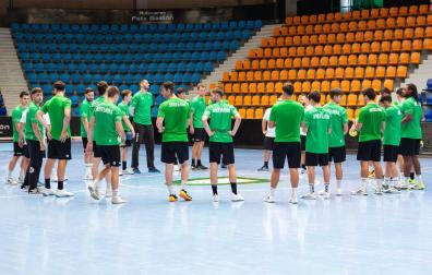 La plantilla del Anaitasuna el primer día de pretemporada.