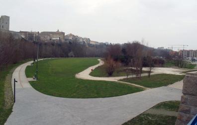 Vista del parque del Runa, en la Rochapea, junto al río Arga