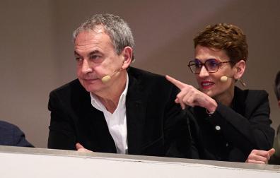 José Luis Rodríguez Zapatero habla con María Chivite, el pasado marzo, en el congreso que el PSN celebró en el Baluarte