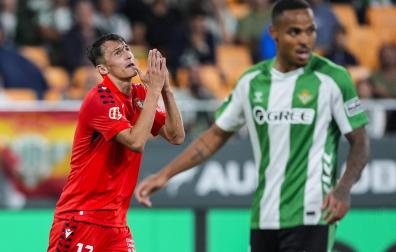 Ante Budimir se lamenta en el partido Betis-Osasuna