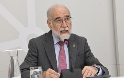 El consejero de Salud Fernando Domínguez