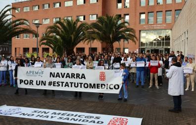 Concentración en el Centro de Especialidades Príncipe de Viana