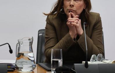 La expresidenta del Gobierno de Navarra Uxue Barkos, durante su comparecencia en la comisión que investiga la adjudicación de obra pública a Servinabar