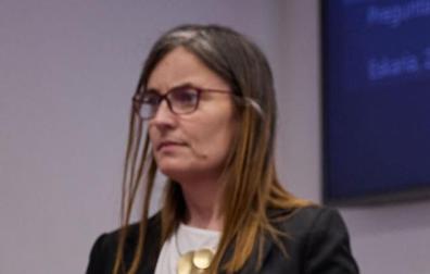 Ana Bretaña y José María Aierdi, este martes en la comisión de Medio Ambiente del Parlamento foral
