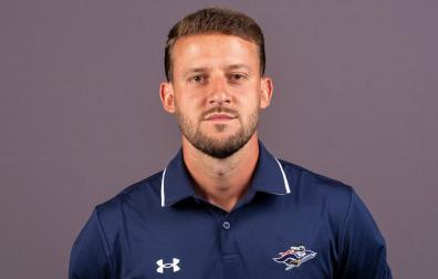 Alex Satrústegui, segundo entrenador de SNHU (Southern New Hampshire University).