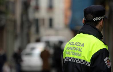 Denuncian en Pamplona a 4 establecimientos y 2 bares por vender alcohol a menores
