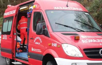 Una ambulancia de Bomberos de Goizueta.