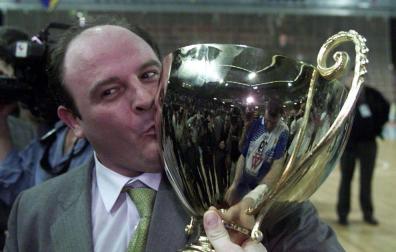 Vive en imagenes la Copa de Europa lograda por Portland San Antonio en 2001