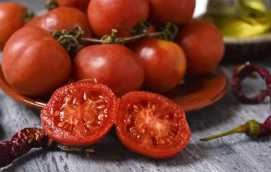 Tomata de penjar (tomates ‘de colgar’) incluyen una mutación genética que permite que aguanten sin pudrirse durante meses