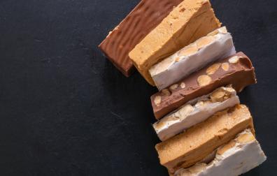 Entre los diferentes tipos de turrones que se comercializan en España, el de chocolate crujiente es el más vendido
