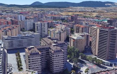 Vista de Iturrama con los últimos bloques edificados y la Torre Basoko a la derecha