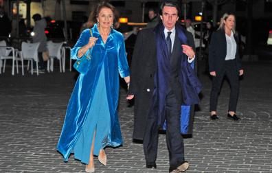 José Maria Aznar y Ana Botella llegan al Teatro Real