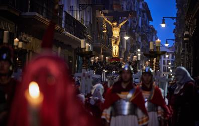 Procesión del Santo Entierro del Viernes Santo en Pamplona.