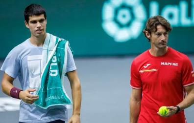Carlos Alcaraz junto a su entrenado Juan Carlos Ferrero
