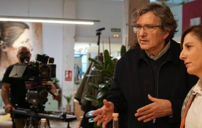 Gerardo Herrero durante el rodaje en Pamplona de 'Bajo Terapia'