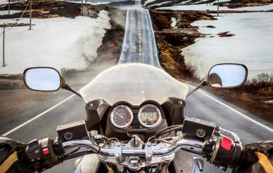 La climatología invernal es una de las grandes enemigas de las motos.