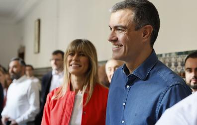 Begoña Gómez y Pedro Sánchez, en el colegio electoral este domingo 9 de junio