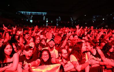 Actuaciones y público asistente al festival del rock y el heavy Invincible Shield Tour en el pabellón Navarra Arena con lkas actuaciones de Saxon, Uriah Heep y Judas Priest