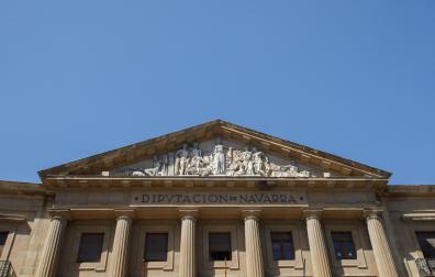 Fachada del Palacio de Navarra